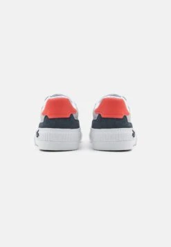 Lacoste Unisex - Sneakers Laag - Light Grey/Red 8 Lacoste Unisex - Sneakers Laag - Light Grey/Red -Lacoste 07da6b17cce64bbdb97e7aac0c93cb59