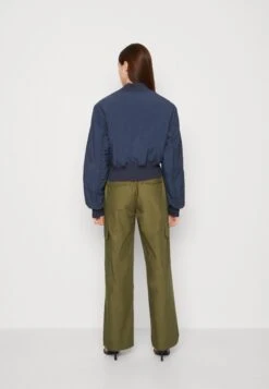 Lacoste Bomberjacks - Blue Night -Lacoste 09f2ca781a664e32ae31ecc405b70c8a