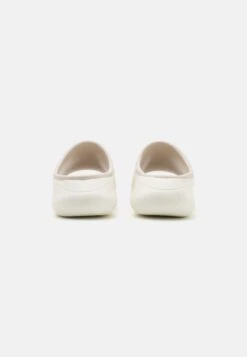 Lacoste Croco 3.0 - Muiltjes - Off White 8 Lacoste Croco 3.0 - Muiltjes - Off White -Lacoste 112b8f5fe7e74c2cabfba59544af77e3