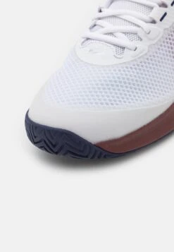 Lacoste Sport Tech Point - Tennisschoenen Voor Kleibanen - White/Burgundy -Lacoste 11bd9f8145704bbda8f9d2bc21f66c35