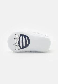 Lacoste L004 Crib Unisex - Geboortegeschenk - White/Blue -Lacoste 1817fda35f314418ba94835011d4d0a4
