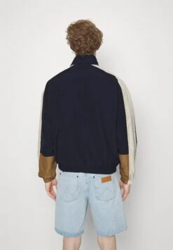 Lacoste Windjack - Abysm/Cookie Lapland -Lacoste 1d4fce0cdea049fcb61da9b828cad79b