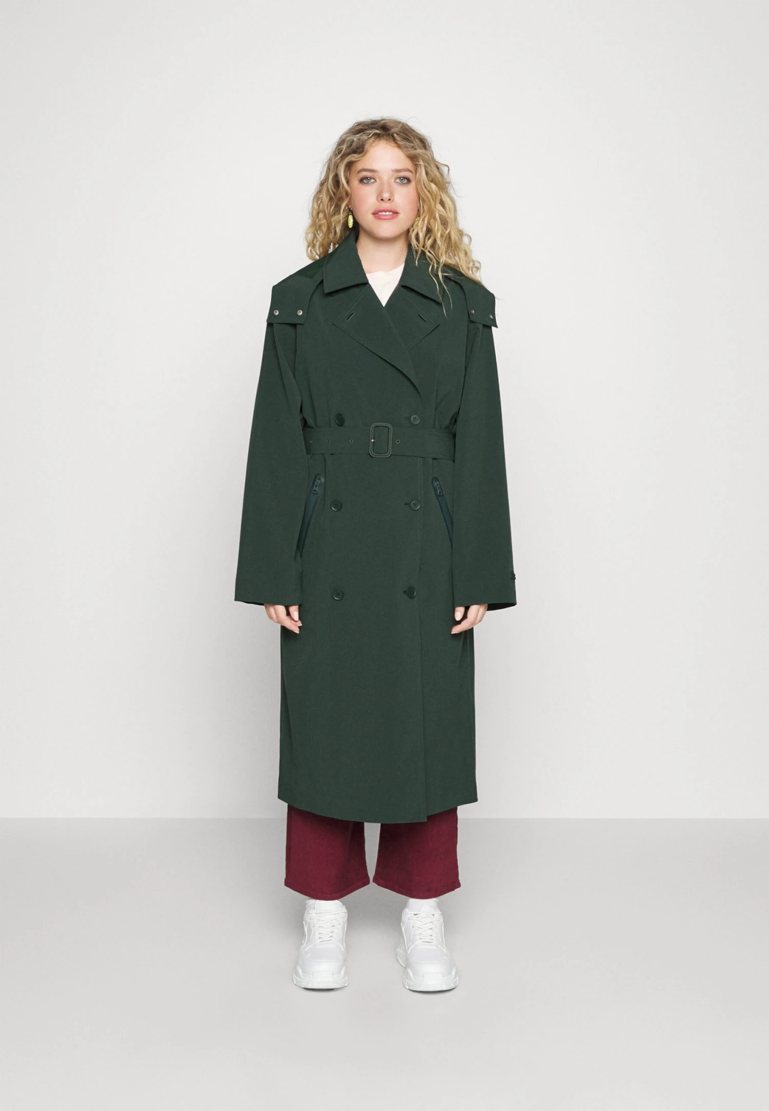 Lacoste Trenchcoat - Jardin 1 Lacoste Trenchcoat - Jardin