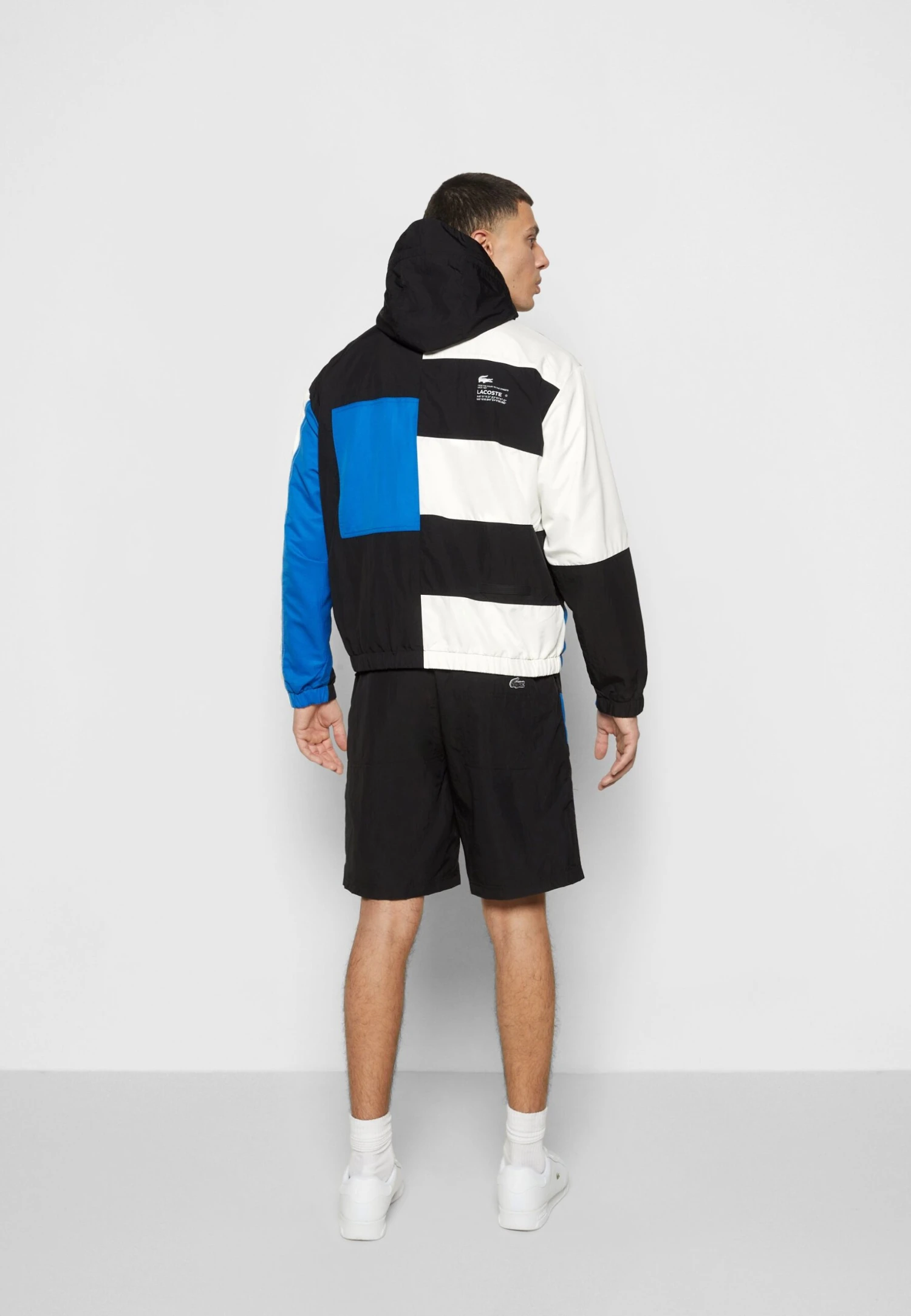 Lacoste Lichte Jas - Black/Marina/Flour 4 Lacoste Lichte Jas - Black/Marina/Flour - Afbeelding 4