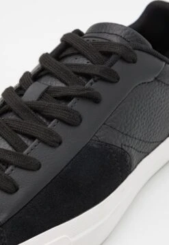 Lacoste Sneakers Laag - Black/White -Lacoste 33e14e6d7fc34db4959259805721b6e8