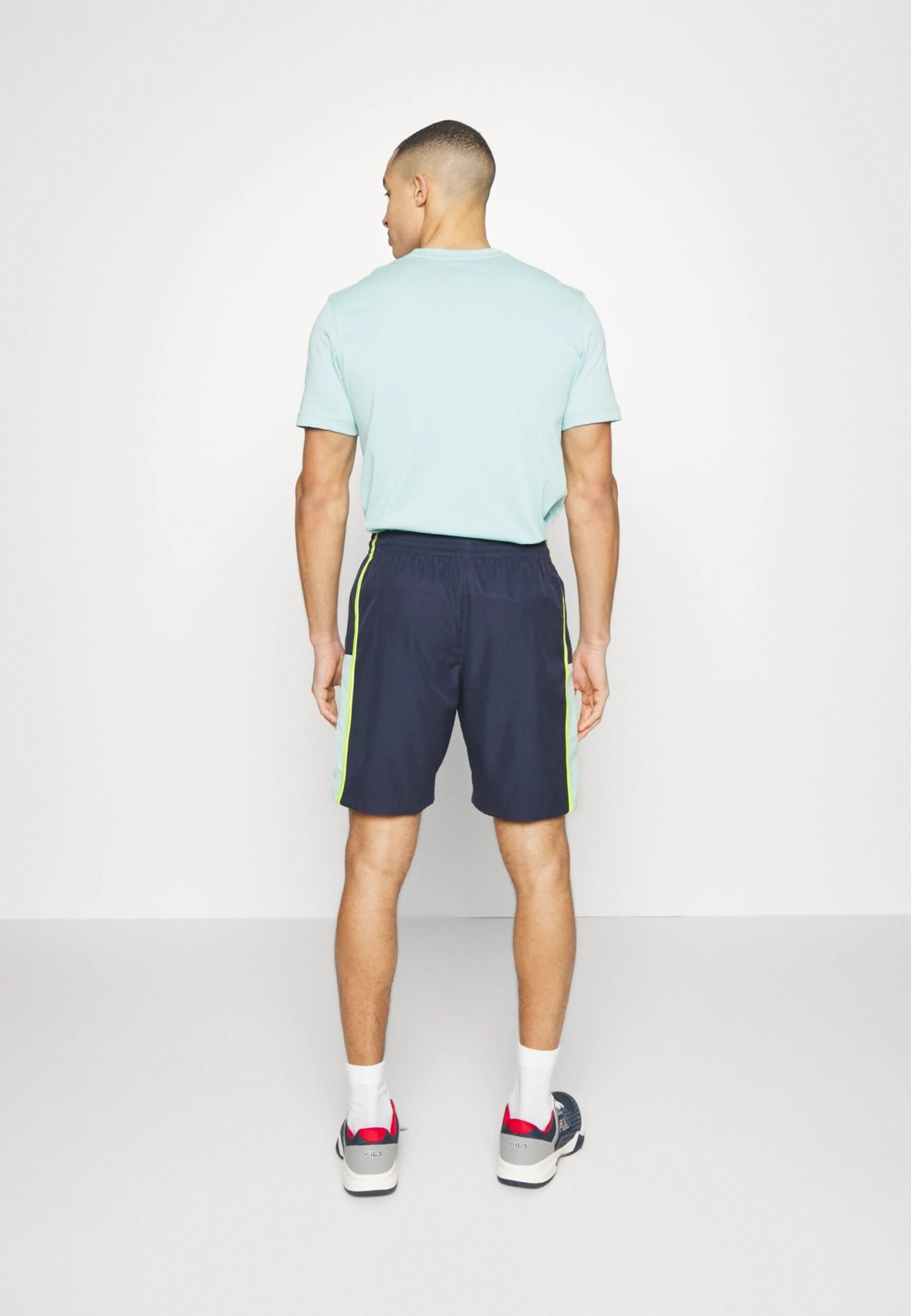 Lacoste Sport Tennis Short Block - Korte Broeken - Bleu Marine Vert Clair Jaune 3 Lacoste Sport Tennis Short Block - Korte Broeken - Bleu Marine Vert Clair Jaune - Afbeelding 3