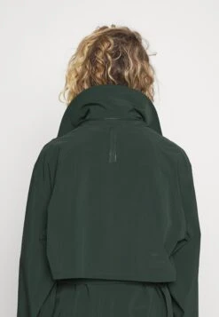 Lacoste Trenchcoat - Jardin 11 Lacoste Trenchcoat - Jardin -Lacoste 3d400ea4b04042e7b5e636636ec243dc