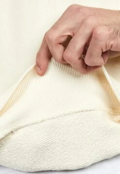 Lacoste Trui - Beige -Lacoste 40250eb2aac64f40b04e8474eb1833d5