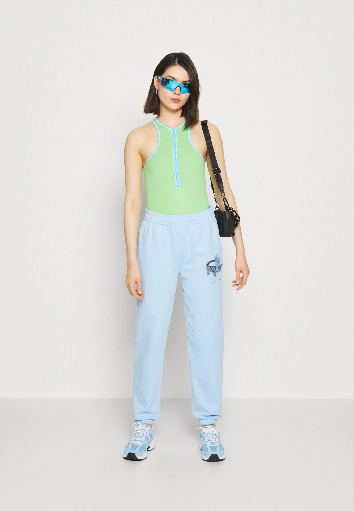 Lacoste X Netflix - Trainingsbroek - Overview 2 Lacoste X Netflix - Trainingsbroek - Overview - Afbeelding 2