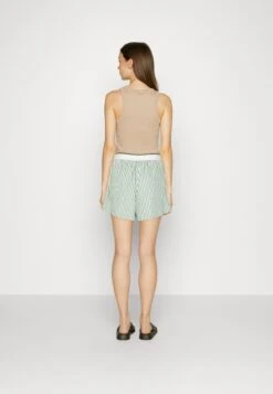 Lacoste Shorts - White/Ash Tree -Lacoste 43aeeca6eac24f6caed4544f4e0a2372