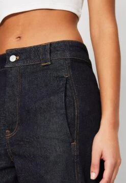 Lacoste Straight Leg Jeans - Bleu 11 Lacoste Straight Leg Jeans - Bleu -Lacoste 4a0a8786df2a4e47bff11d2fa82785dd