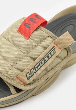Lacoste Ace Slide - Muiltjes - Khaki/Dark Grey 11 Lacoste Ace Slide - Muiltjes - Khaki/Dark Grey -Lacoste 4e2301c4df4045d3836113cfe024ec2d