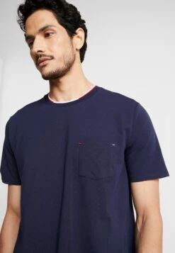 Lacoste Pyjamashirt - Navy Blue 9 Lacoste Pyjamashirt - Navy Blue -Lacoste 53f2fc2c140c4e4b813b67c7592e45f3