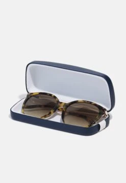 Lacoste Zonnebril - Havana 8 Lacoste Zonnebril - Havana -Lacoste 5966fe7cf5734239ab9e4d9685244912