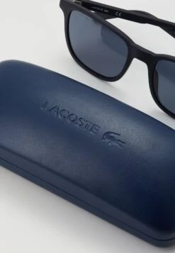 Lacoste Zonnebril - Matte Dark Blue -Lacoste 60866e4c49d14a91b3f0c9f136f0df4e