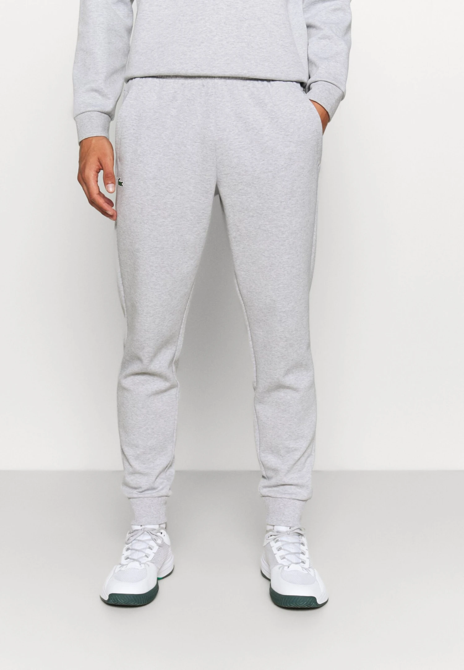 Lacoste Sport Jogpant - Trainingsbroek - Gris Chine/Gris Fonce 1 Lacoste Sport Jogpant - Trainingsbroek - Gris Chine/Gris Fonce