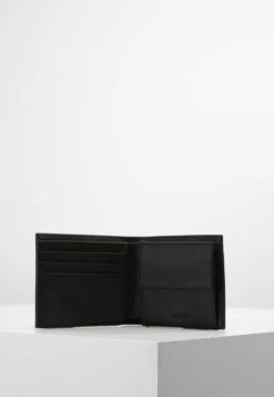 Lacoste Billfold Coin - Portemonnee - Black 9 Lacoste Billfold Coin - Portemonnee - Black -Lacoste 64025963fd9f4c94a23c49eaf54c95eb