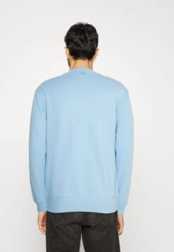 Lacoste X Netflix - Sweater - Light Blue -Lacoste 666e28deccde4b0189c896cdf6c60ec3