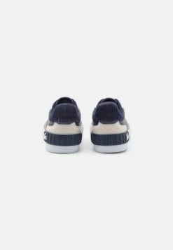 Lacoste L004 Unisex - Sneakers Laag - Navy/Yellow -Lacoste 677e57dc2bd14b3b9d4da60c80f9dd6d