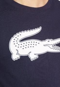 Lacoste Sport Big Logo - Sport T-Shirt - Navy Blue/White 11 Lacoste Sport Big Logo - Sport T-Shirt - Navy Blue/White -Lacoste 6aaeda6f491c44a88f349c0de96a93a1