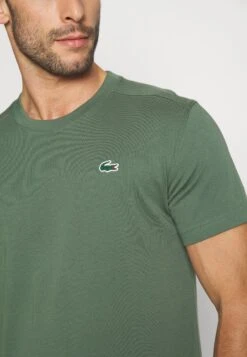 Lacoste Sport Classic - T-Shirt Basic - Sequoia 11 Lacoste Sport Classic - T-Shirt Basic - Sequoia -Lacoste 71c73aa410f14684bcfe6a9170a477d0