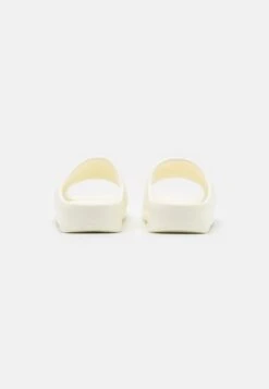 Lacoste Croco 2.0 - Muiltjes - Off White/Green -Lacoste 73ea6f76984b429eb3211d171518f731