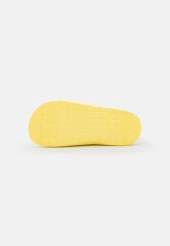 Lacoste Croco 2.0 - Badslippers - Light Yellow/Off White -Lacoste 78ca5ff5d2534980b9c1c1abb7b40ac6