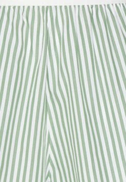 Lacoste Shorts - White/Ash Tree -Lacoste 7fa30e2cf0414545aa4b5c494b03baf9