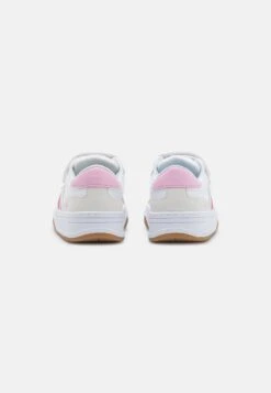 Lacoste Sneakers Laag - White/Pink -Lacoste 83bc5d2349894f408abe93a7fe5e0103