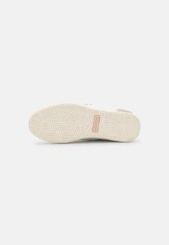 Lacoste Powercourt - Sneakers Laag - White/Light Pink -Lacoste 8d5c0341e85f4c8aada1dfb2d0deb148
