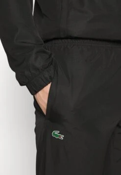 Lacoste Sport Tracksuit Hodded - Trainingspak - Black 24 Lacoste Sport Tracksuit Hodded - Trainingspak - Black -Lacoste 949a0405457547eea4debaa9c5c48633