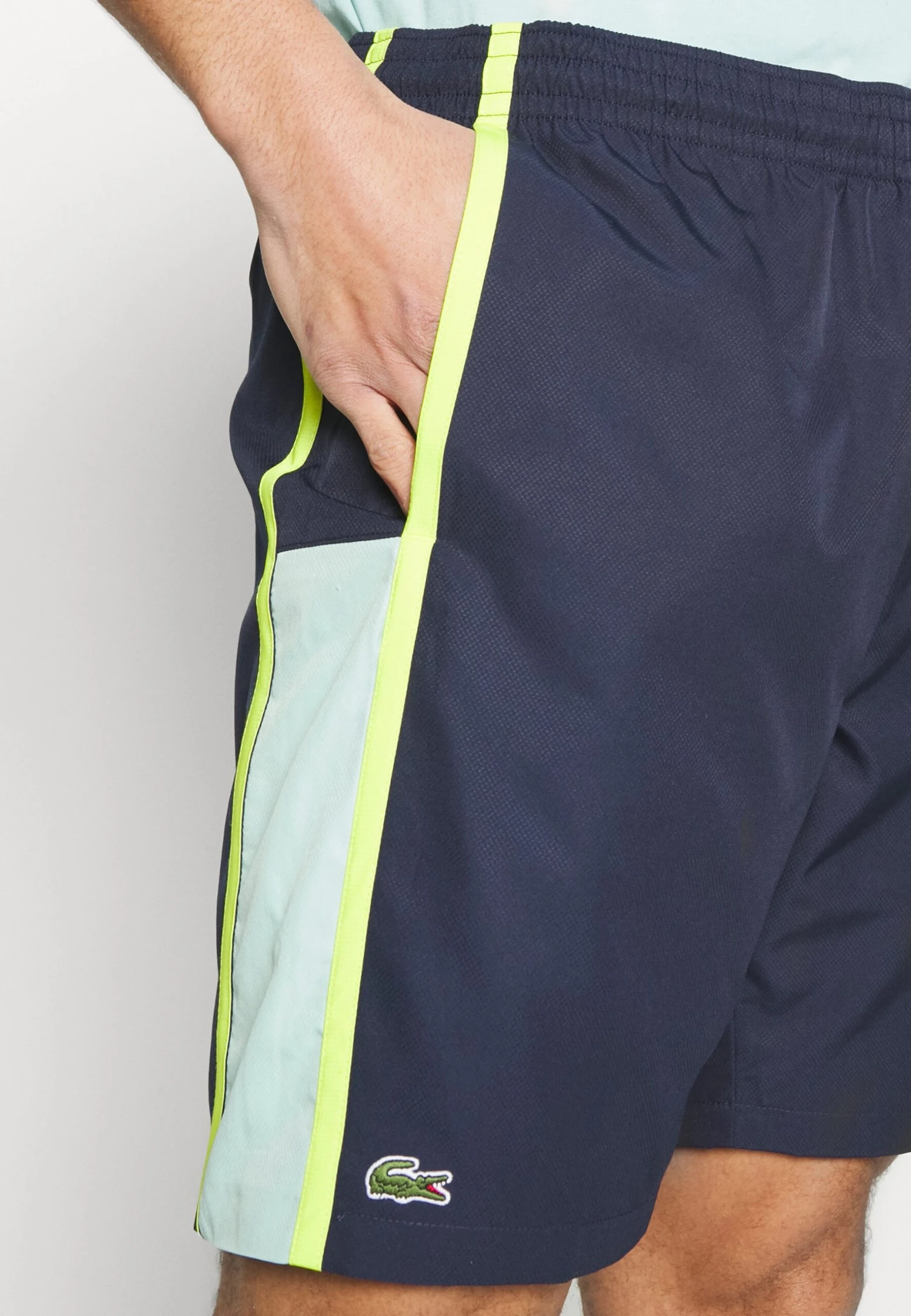 Lacoste Sport Tennis Short Block - Korte Broeken - Bleu Marine Vert Clair Jaune 6 Lacoste Sport Tennis Short Block - Korte Broeken - Bleu Marine Vert Clair Jaune - Afbeelding 6