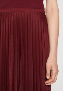 Lacoste A-Lijn Rok - Bordeaux 11 Lacoste A-Lijn Rok - Bordeaux -Lacoste 9b508f5a98f347a9974c977ba04a8704