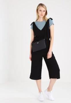 Lacoste L 12 12 Concept Flat - Schoudertas - Black