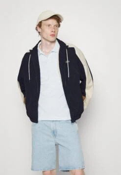 Lacoste Windjack - Abysm/Cookie Lapland -Lacoste a5a10e515a974ace99fce5bd2176b2c8