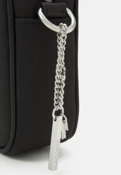 Lacoste Daily Lifestyle- Schoudertas - Noir -Lacoste bd1037f53ba34058acf3b42832992784