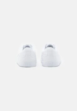 Lacoste Lerond Unisex - Sneakers Laag - White -Lacoste c540bfc33ef147aeb63fcccf49e729b2
