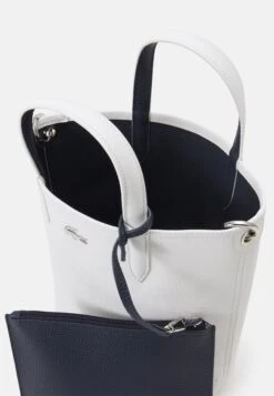 Lacoste Shopping - Shopper - Farine Bleu Nuit -Lacoste cd394f2baa7d46e1a893280b35bc8aa3