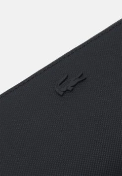 Lacoste Daily Lifestyle Slim Zip Wallet - Portemonnee - Noir 17 Lacoste Daily Lifestyle Slim Zip Wallet - Portemonnee - Noir -Lacoste d5b0d05ec406444bb0e0fdfab9ee1ae1