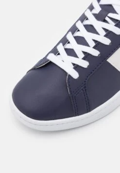 Lacoste Carnaby Pro - Sneakers Laag - Navy/White 11 Lacoste Carnaby Pro - Sneakers Laag - Navy/White -Lacoste e578db4aca4a4e268471ef2d0b3e99e8
