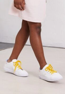 Lacoste Carnaby Exclusive - Sneakers Laag - White/Pink