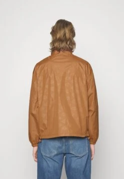 Lacoste Lichte Jas - Marron Clair -Lacoste f115fc4d135f403fb35d5f701376bacd