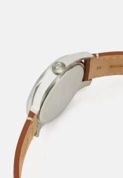 Lacoste Adventurer - Horloge - Brown -Lacoste f67ace04192e465a8d6c1e39a4fa3fe8